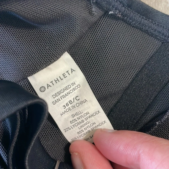 Athleta brand sports bra size 36 b/c black with underwire - Picture 6 of 6